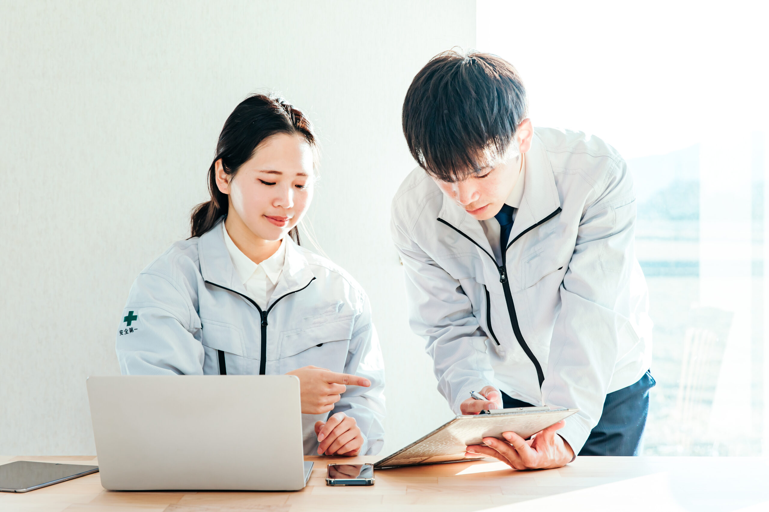 設備施工管理｜正社員｜経験不問（工場新築）【浜松市中央区／未経験・月給26万円～／土日祝休み】